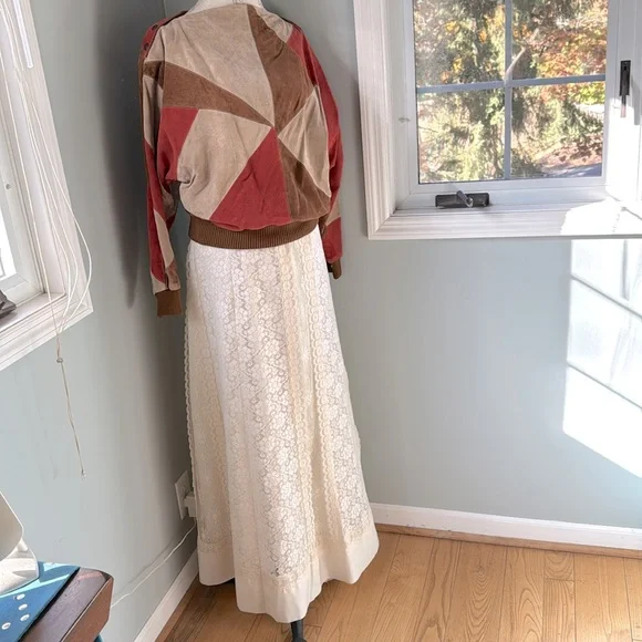 Vintage Carefree Fashions cream full lace maxi skirt GVC size L - Picture 2 of 9